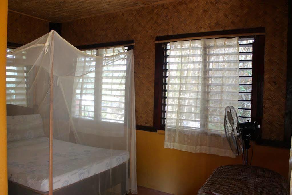 Casa Rosa Taytay Hotel Palawan Exterior photo